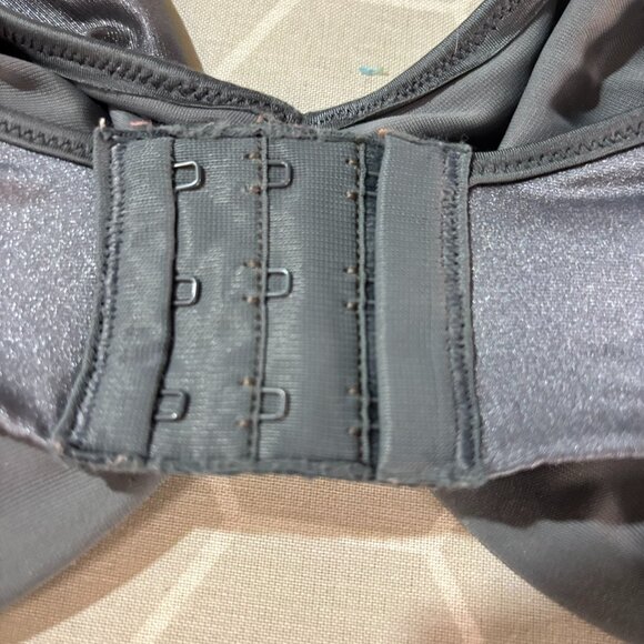 Lilyette by Bali Plunge Into Comfort Minimizer Bra - Silver Lining - Size 38DD - Picture 6 of 10